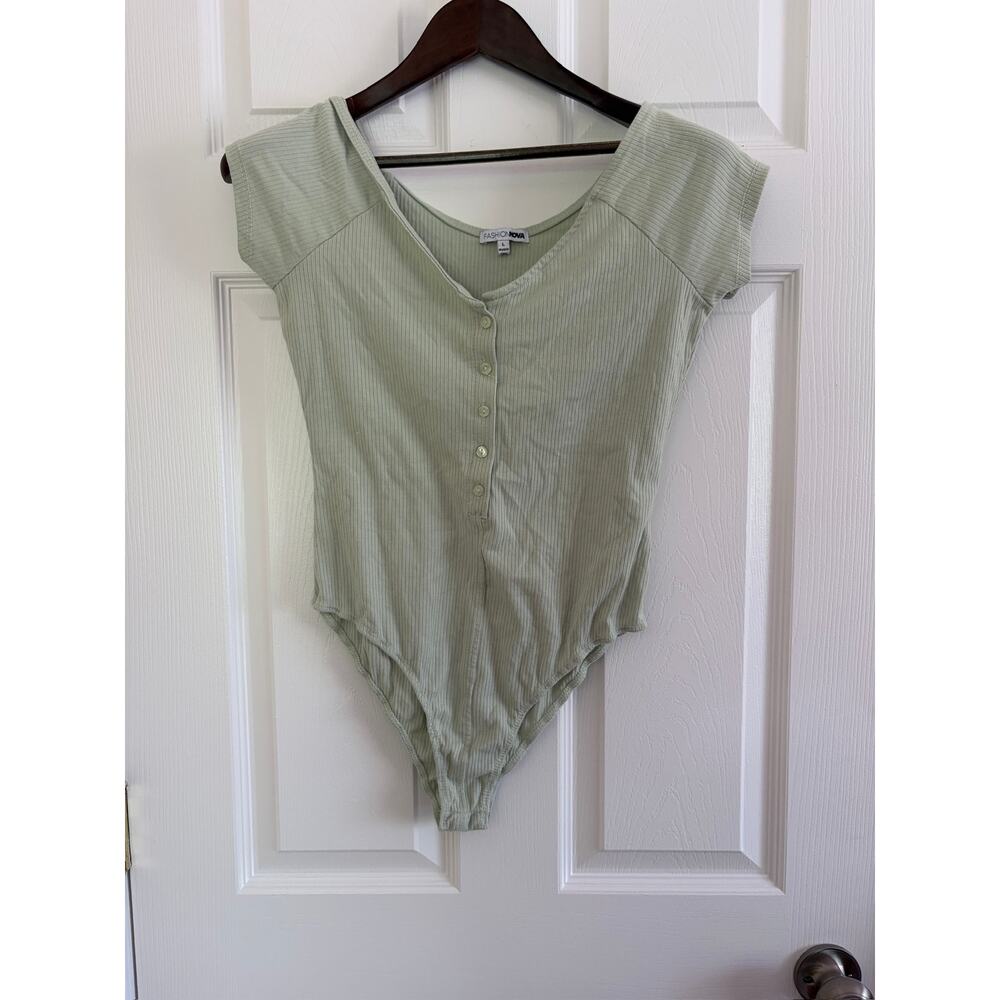 Fashion Nova Sage Green Ribbed Henley Bodysuit Size L